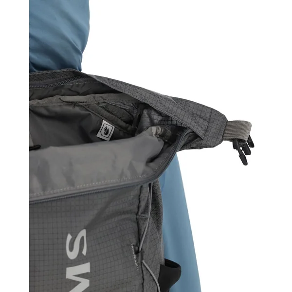 Chaleco Simms Flyweight Pack humo - Imagen 5