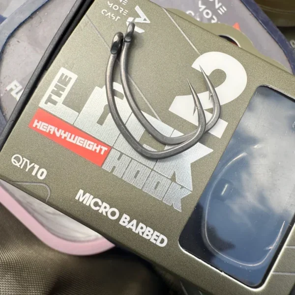 One More Cast Lock Hook Heavyweight Nº 2
